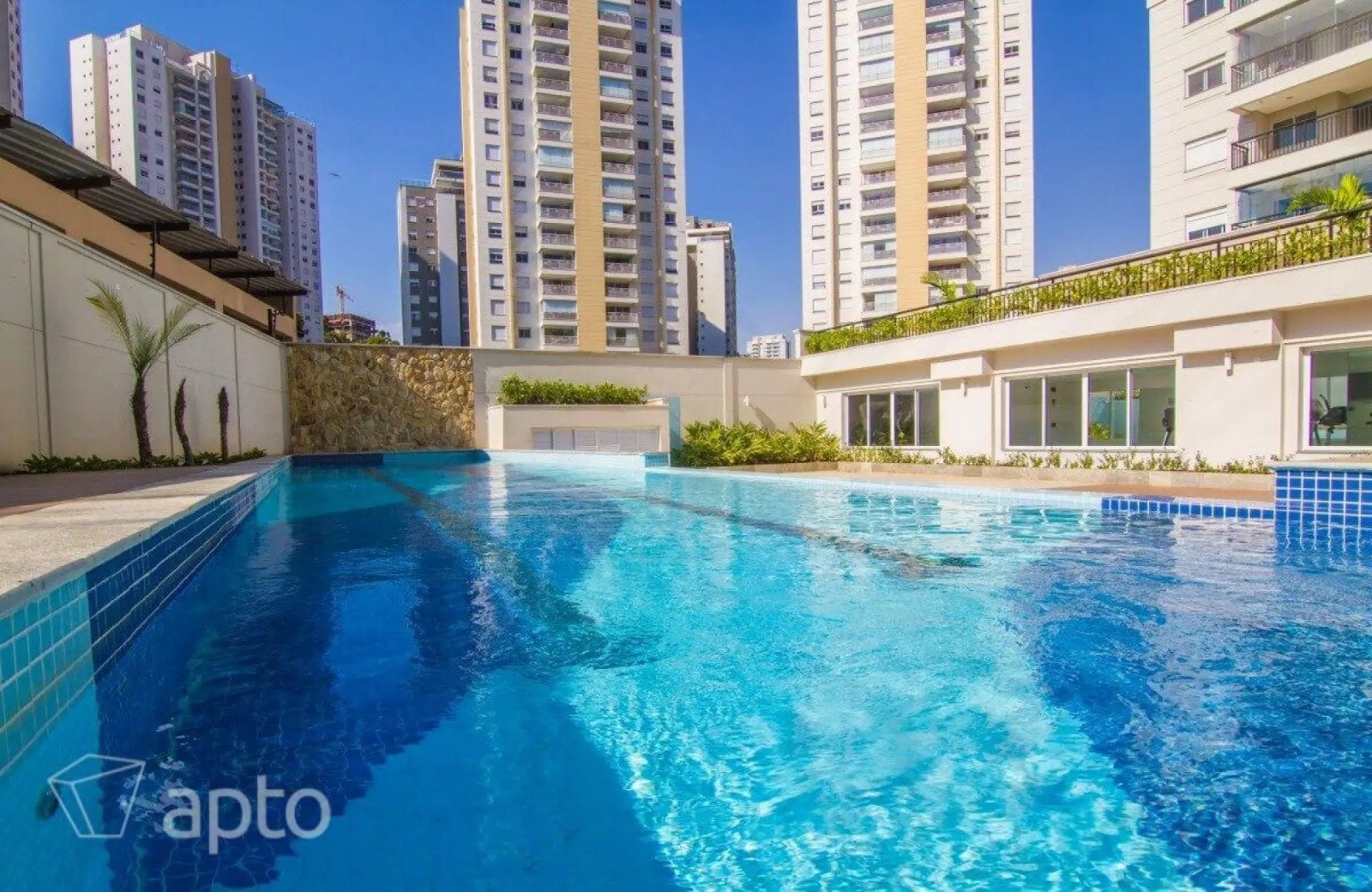 Piscina do condomínio